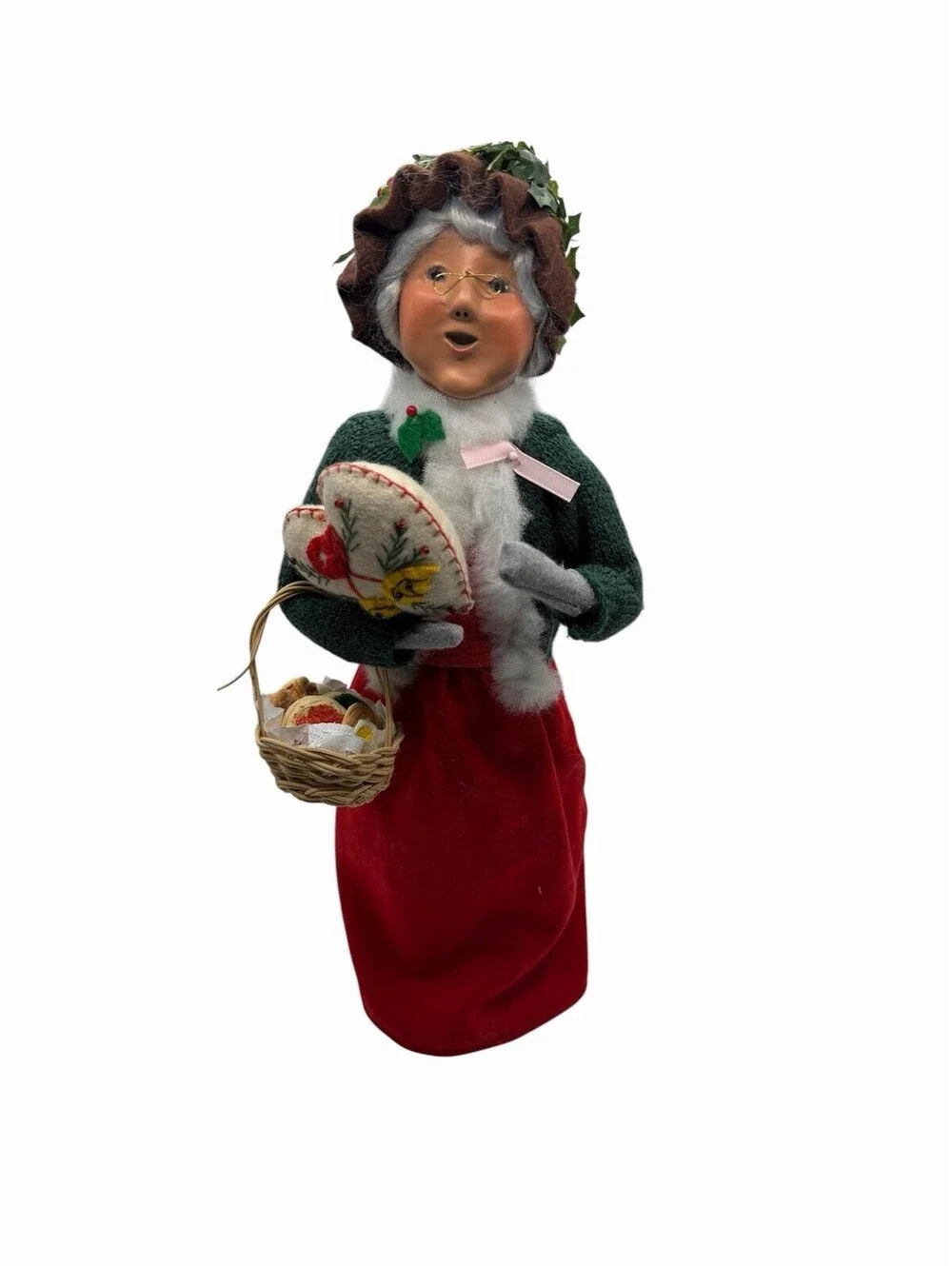 Byers Choice Mrs Claus Caroler With Baked Treats And Heart Pillow SIGNED